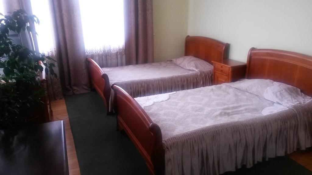 Marlen Hotel Rivne Exterior foto